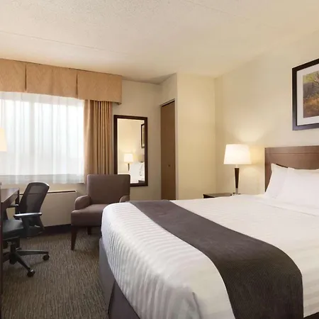 Travelodge By Wyndham Edmonton South-2